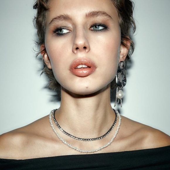 Zara pearl and rhinestone necklaces set of 2 - Picture 5 of 6